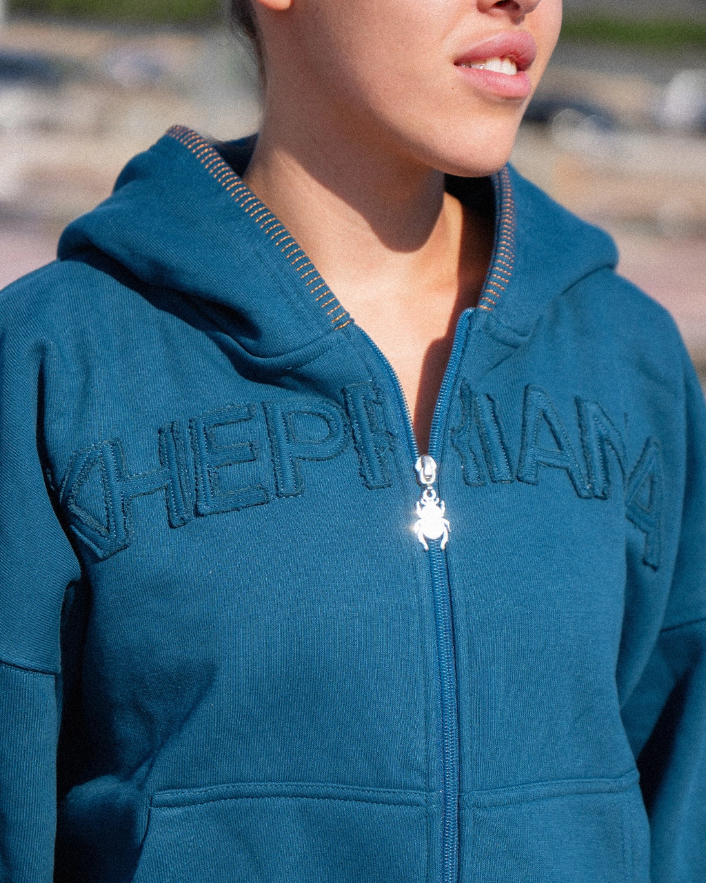40 BLUE ZIPPER